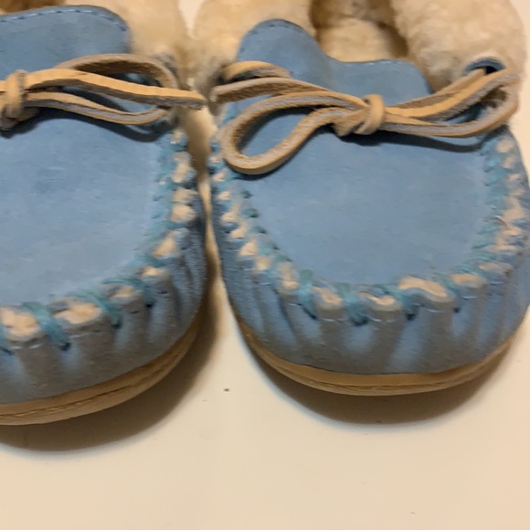 L.L. BEAN BLUE SHERPA MOCCASINS LEATHER FUR LOAFERS SHEARLING SLIPPERS SZ 5 WARM - Picture 5 of 14